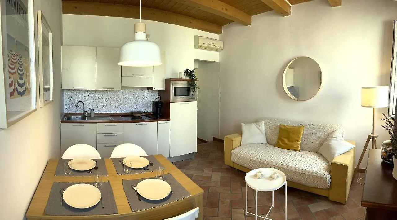 Appartements Dans Agreable Maison De Ville Centre Historique De Rimini Lägenhet
